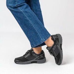 OrthoFeet  wide women’s shoes Black
